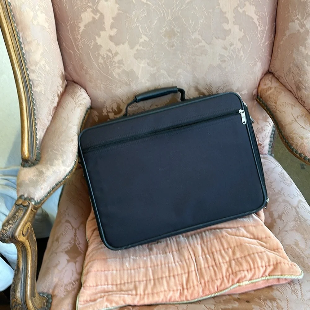 Samsonite portfolio Genuine brand not used Black Fir Laptop case Documents Brief